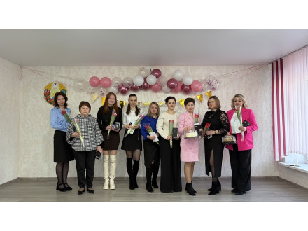 С наступающим Женским днем!